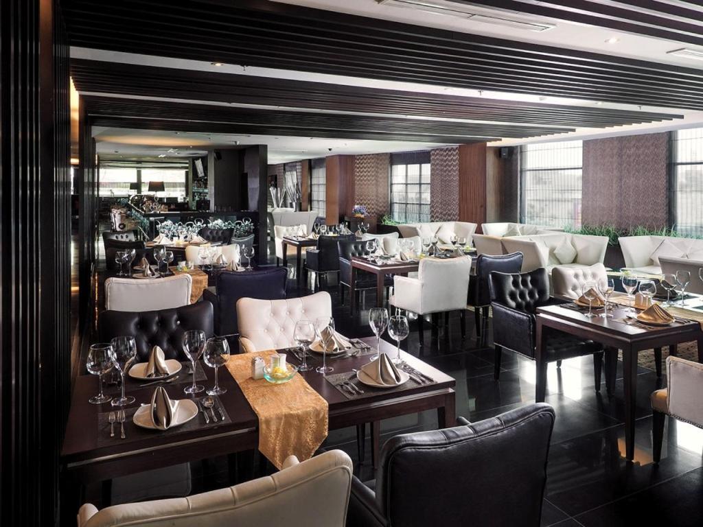 Grand City Hall Hotel & Serviced Residences Medan Exterior photo